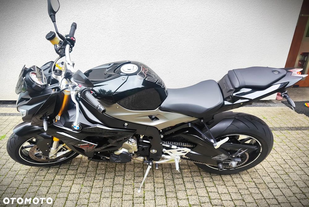 BMW S - 19