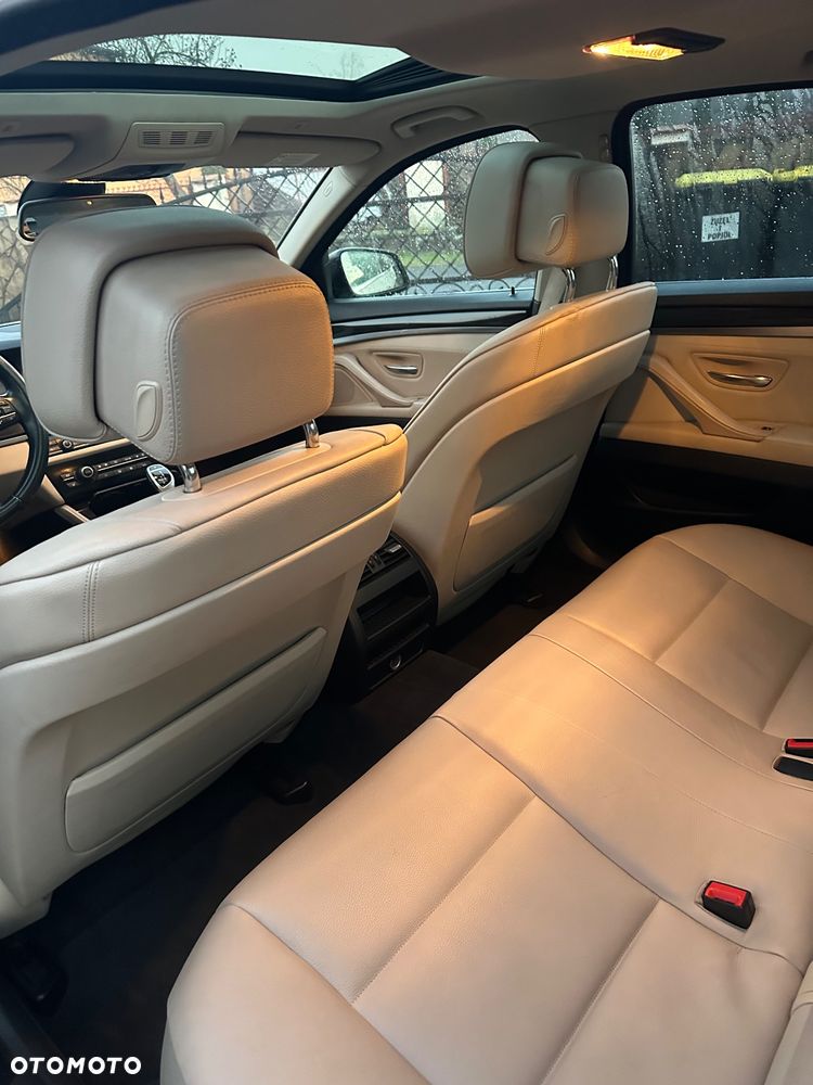 BMW Seria 5 528i Sport-Aut - 22