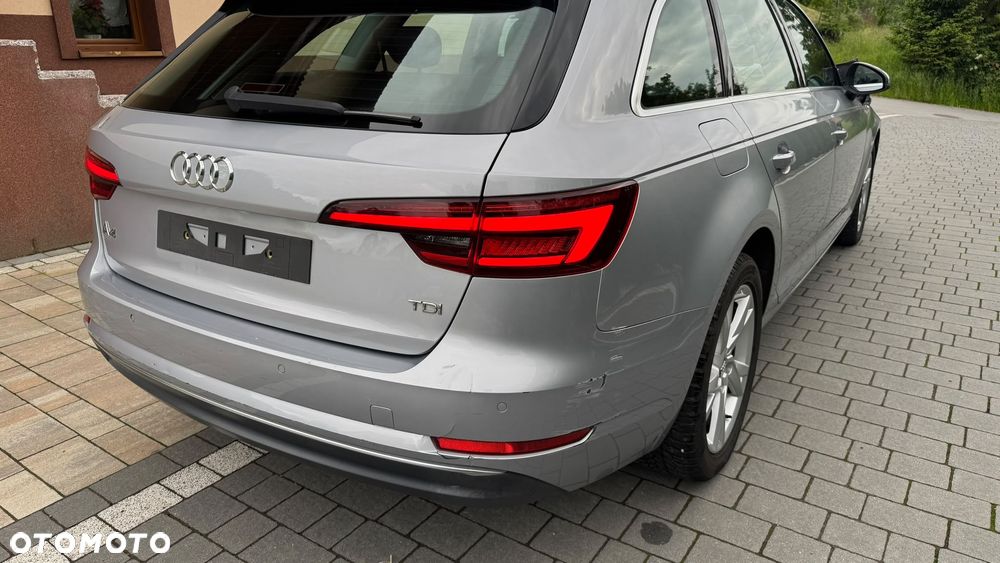 Audi A4 Avant 2.0 TDI Design - 11