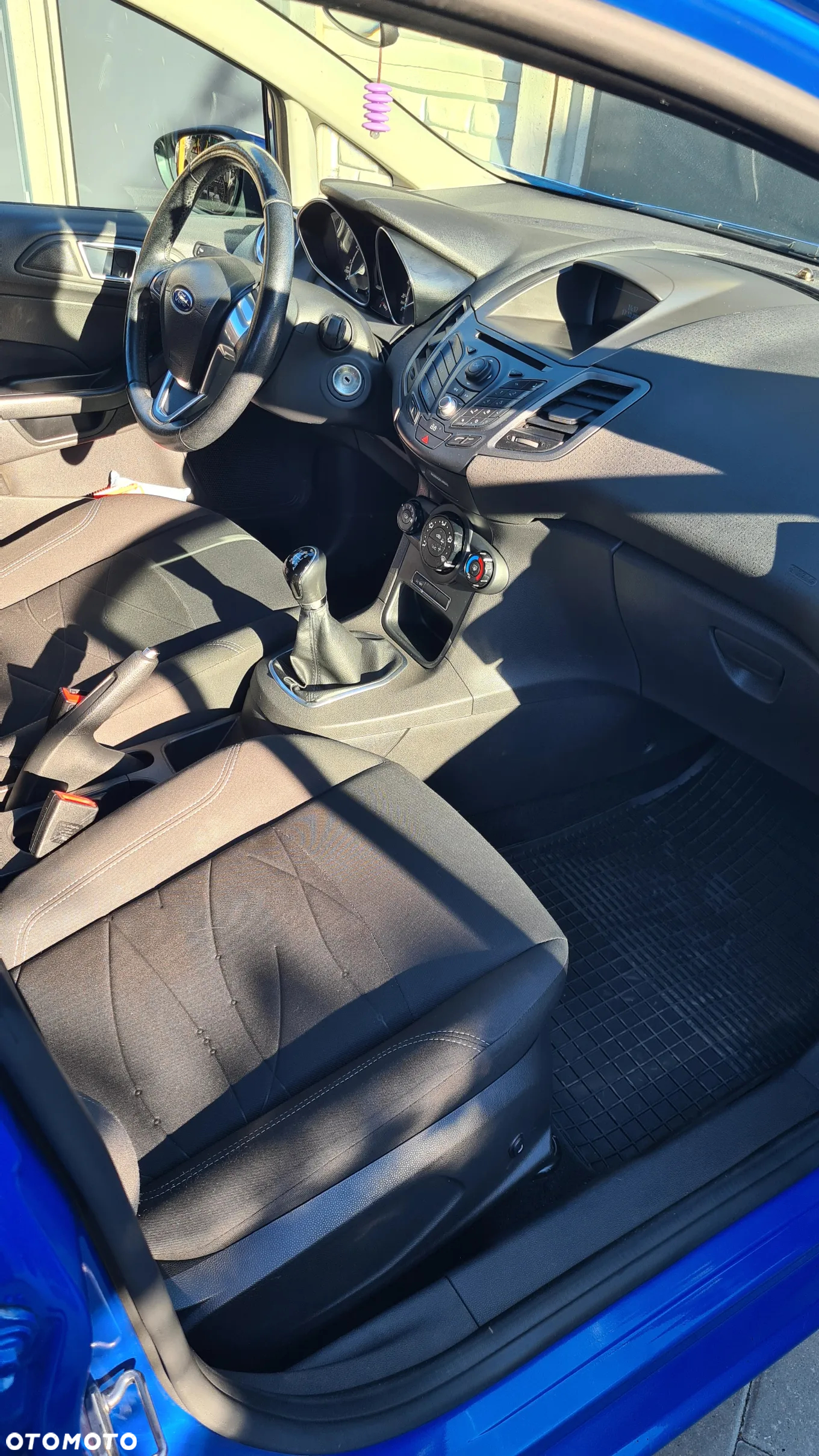 Ford Fiesta 1.0 EcoBoost Titanium - 24