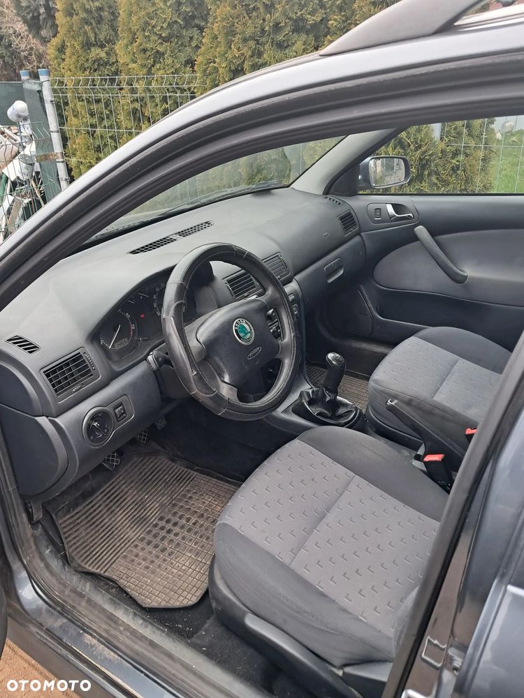 Skoda Octavia 1.6 Tour - 7