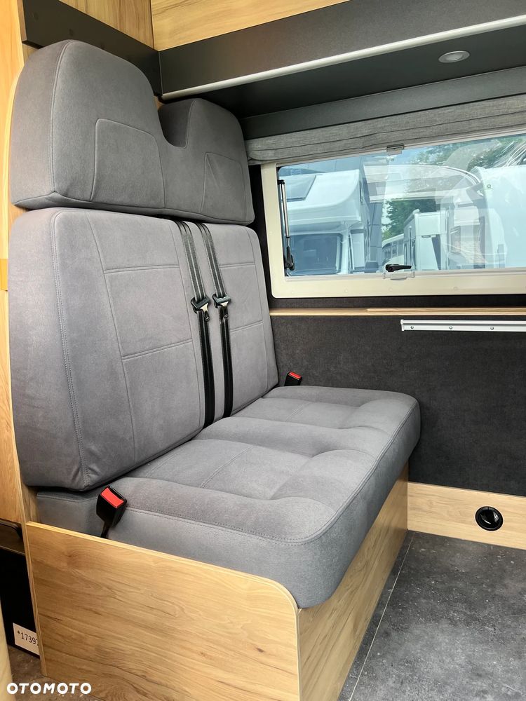 Globe-Traveller Voyager Z - 17