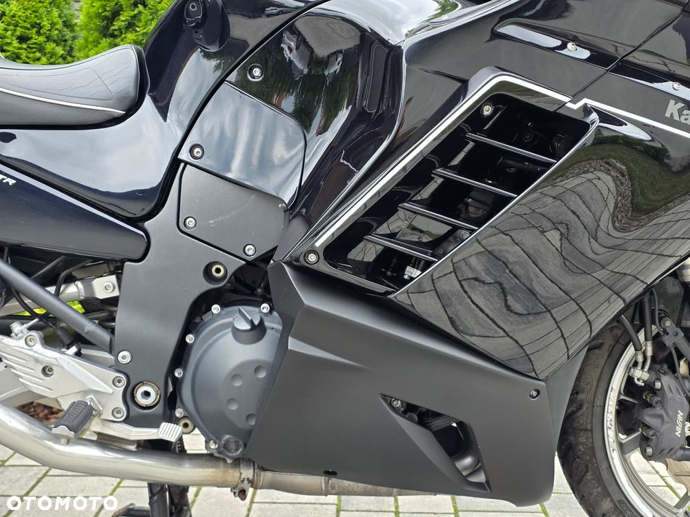 Kawasaki GTR - 9