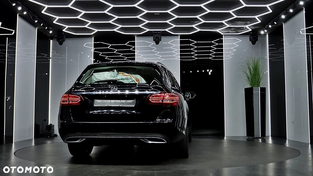 Mercedes-Benz Klasa C 300 d 9G-TRONIC - 7