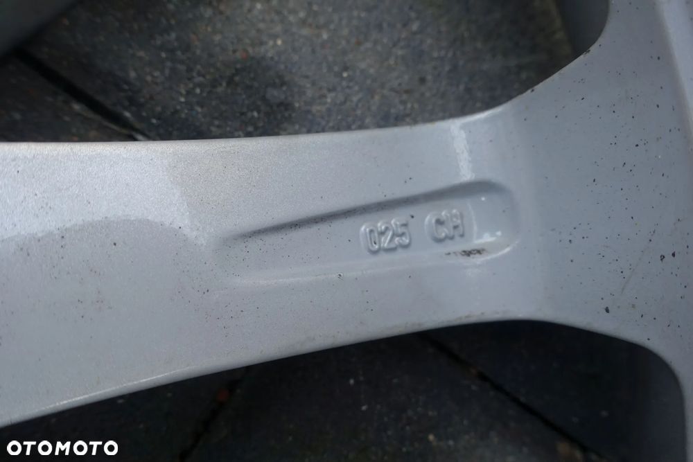 FELGA FELGI VW GOLF VII 17" 7,0 ET 49 5x112 - 15