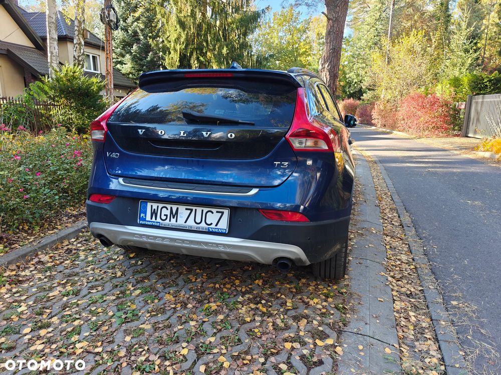 Volvo V40 Cross Country T3 Drive-E Ocean Race - 7