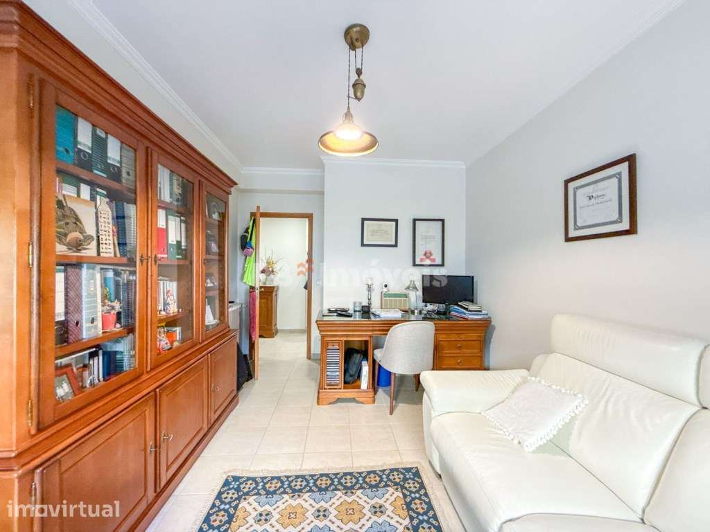 Apartamento T4 com garagem, na zona norte do Entroncamento - Grande imagem: 4/41