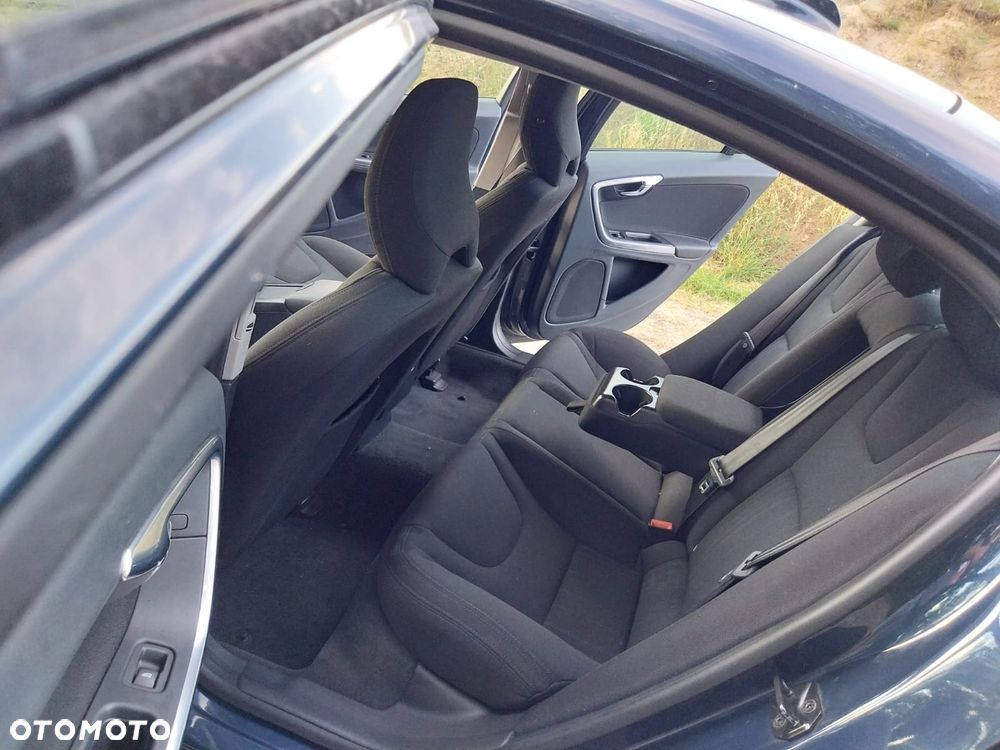 Volvo S60 DRIVe Kinetic - 24