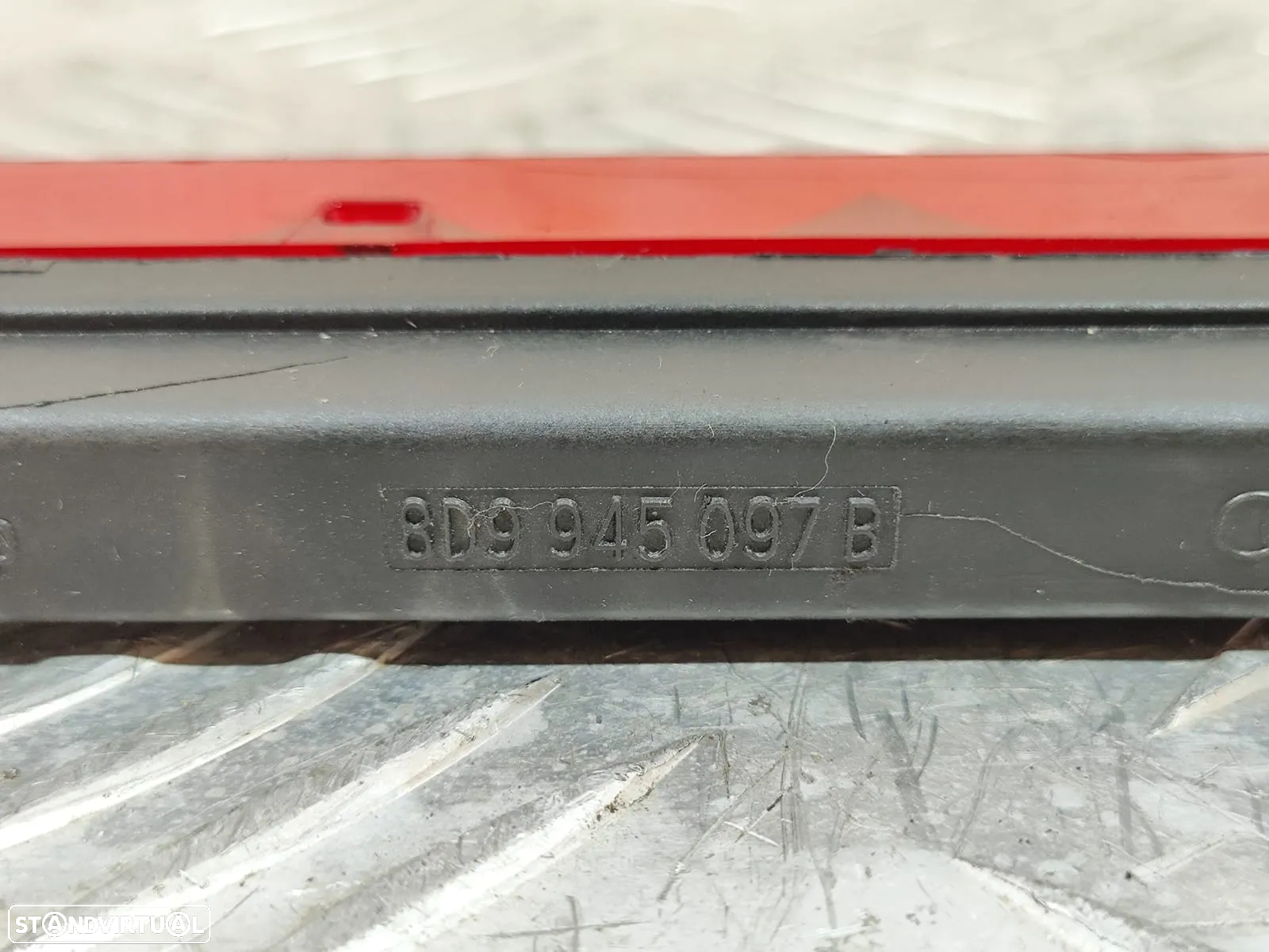 TERCEIRO STOP ORIGINAL AUDI A3 (8L) - 6