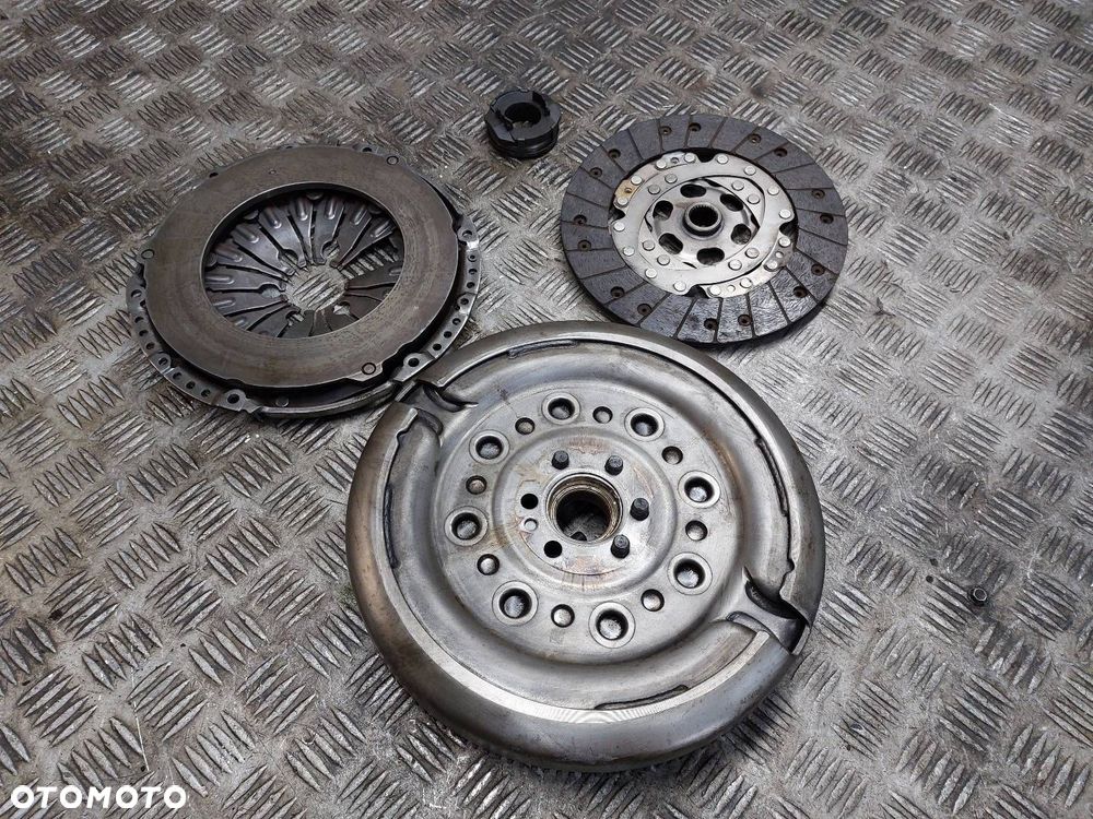 KOŁO DWUMASOWE + TARCZA + DOCISK + ŁOŻYSKO VOLKSWAGEN GOLF V 1.9 TDI - 8