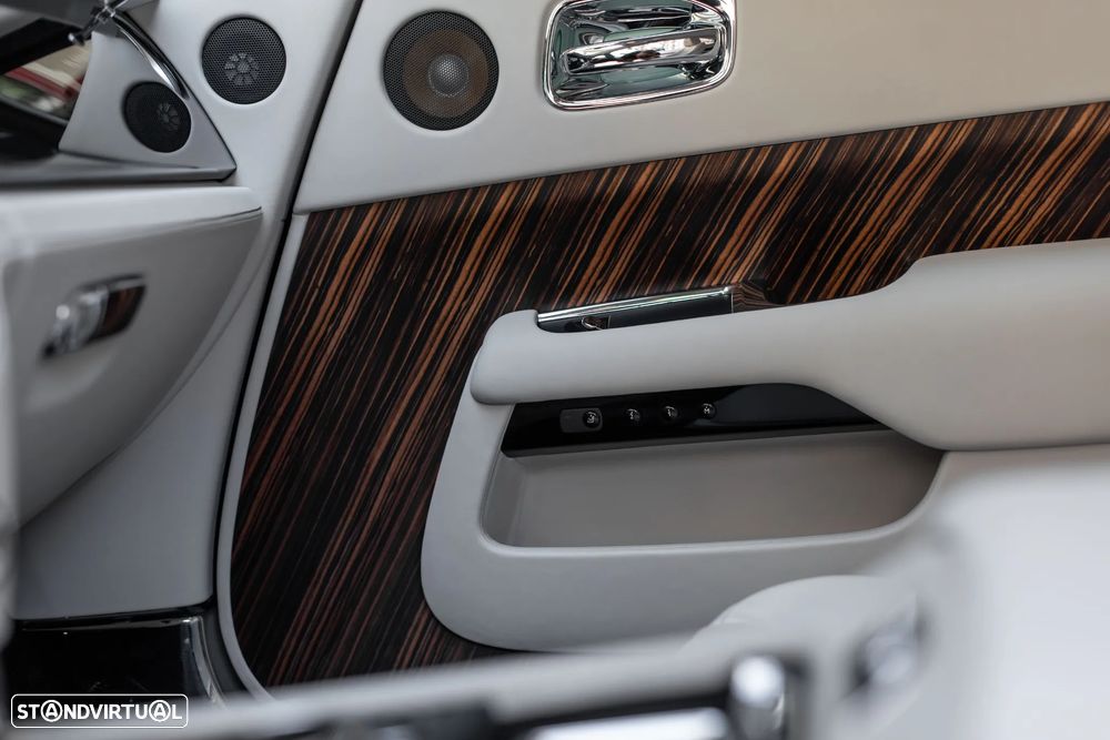 Rolls Royce Wraith 6.6 Twin-Turbo V12 - 21