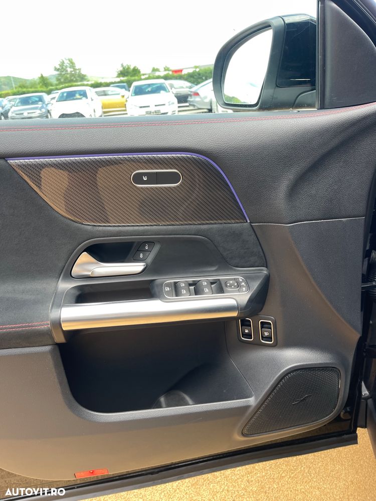 Mercedes-Benz GLA - 30