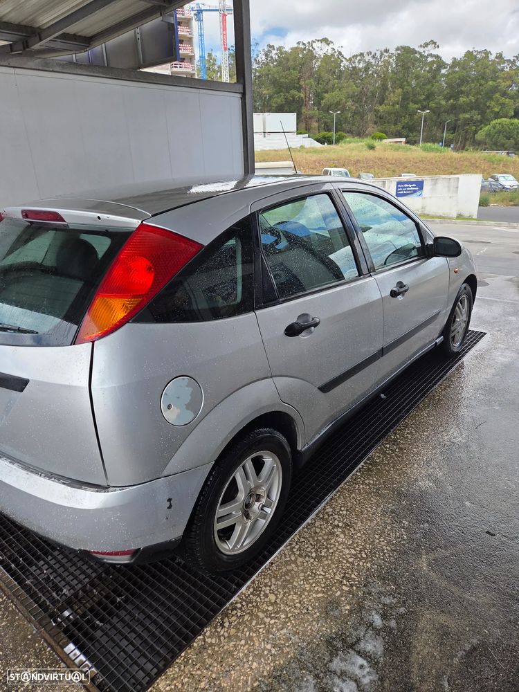 Ford Focus 1.6 Ghia - 3