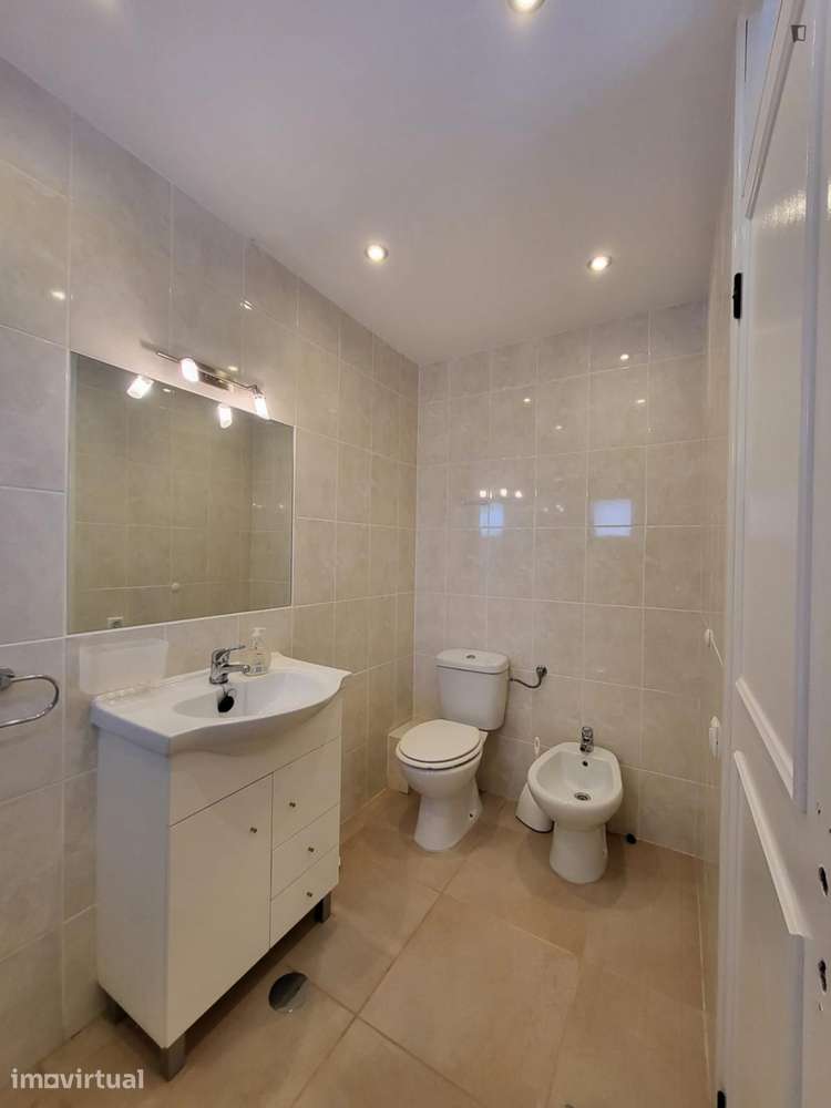 Apartamento com 3 quartos - localizado em Lagos - Grande imagem: 4/18