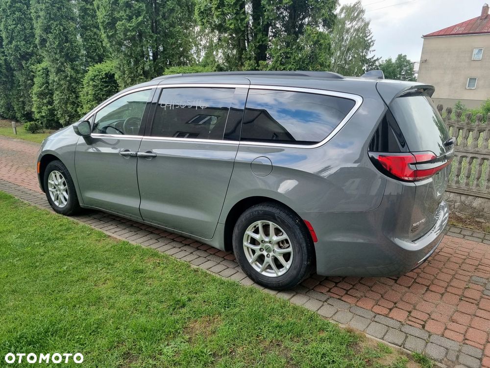 Chrysler Pacifica - 11