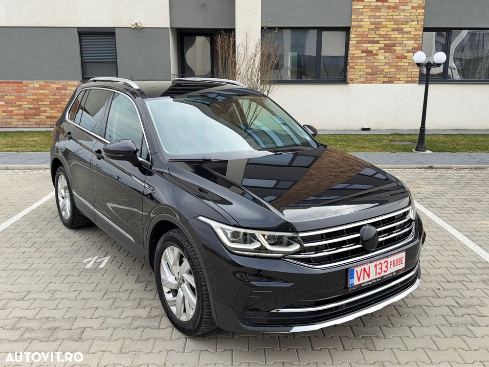 Volkswagen Tiguan - 1