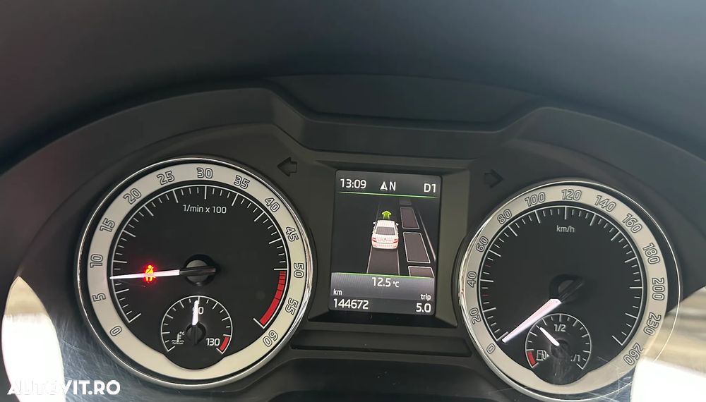 Skoda Octavia 1.6 TDI DSG Style - 28