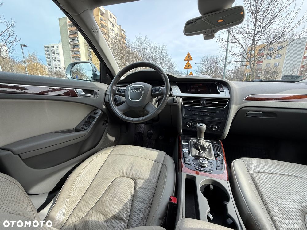Audi A4 Limousine - 32