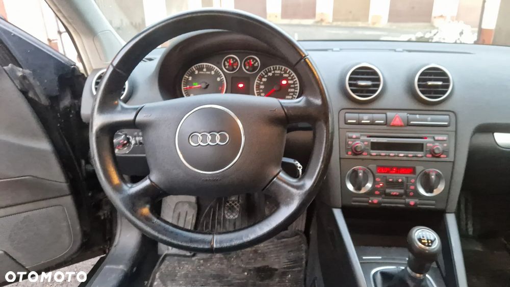 Audi A3 3-drzwiowe 1.6 Ambiente - 21