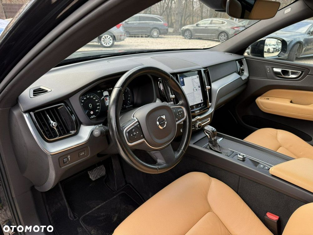 Volvo XC 60 D4 AWD Momentum - 27