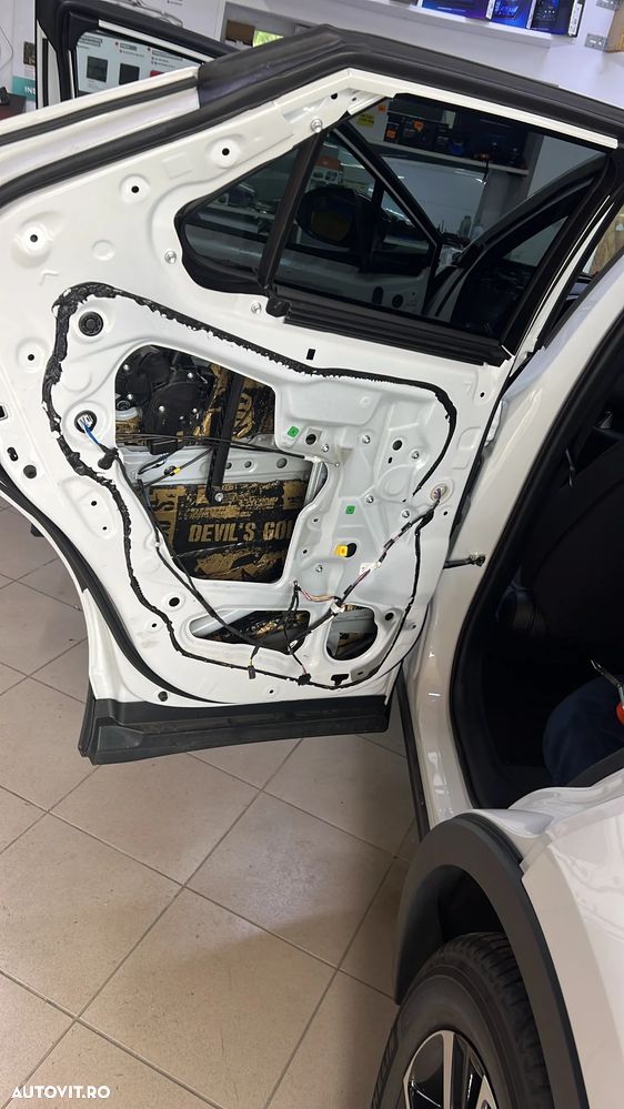 Toyota C-HR - 28
