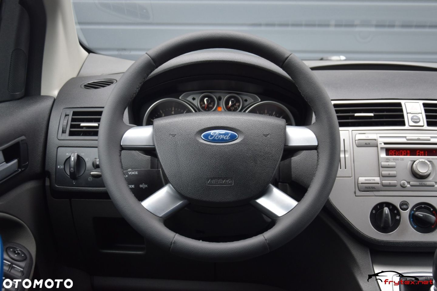 Ford Kuga - 27