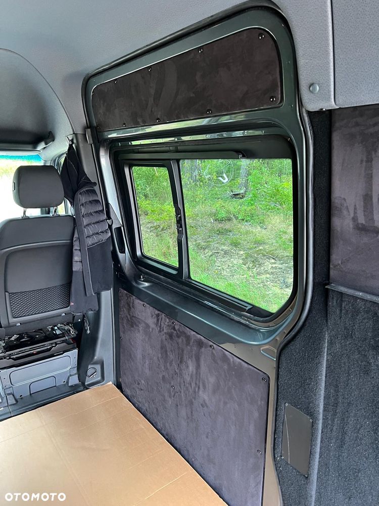 Mercedes-Benz Sprinter - 15