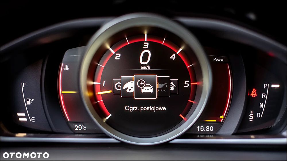Volvo V40 - 18