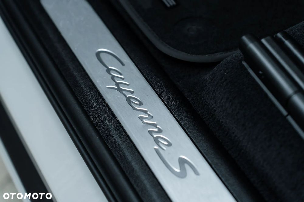 Porsche Cayenne S - 8