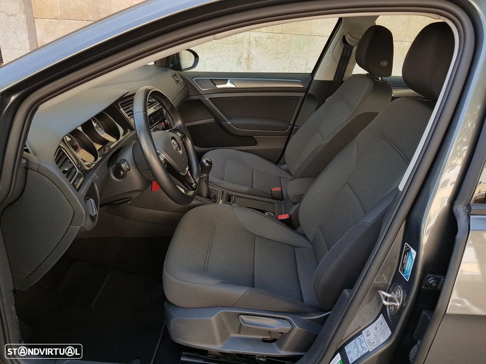 VW Golf Variant 1.6 TDi Confortline - 25