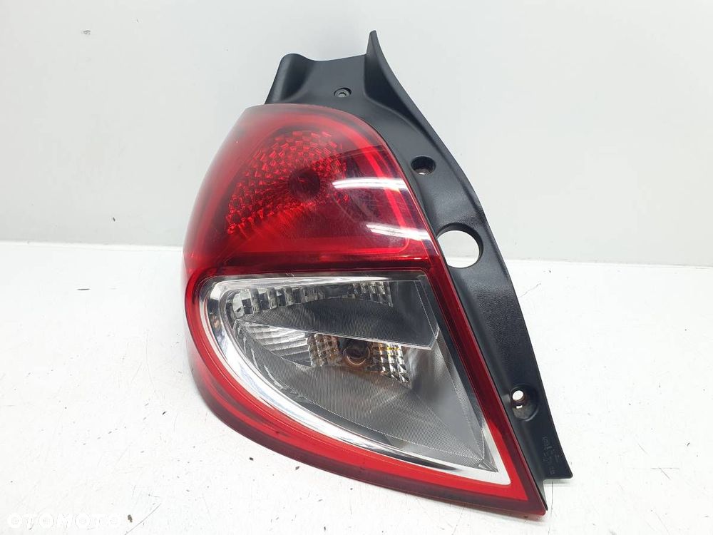 LAMPA TYŁ LEWA RENAULT CLIO III 5D 8200886944 EUROPA