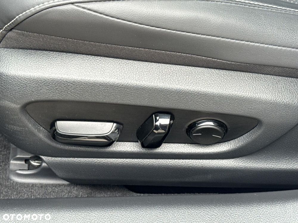 Lexus ES 300h Business Edition - 11