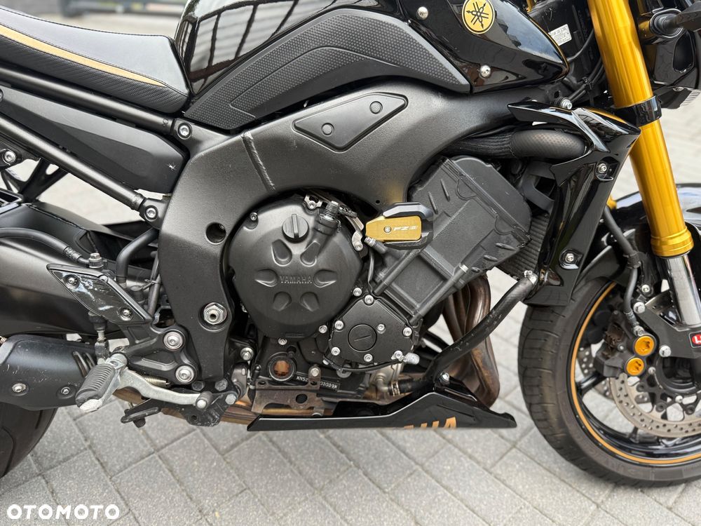 Yamaha FZ - 12