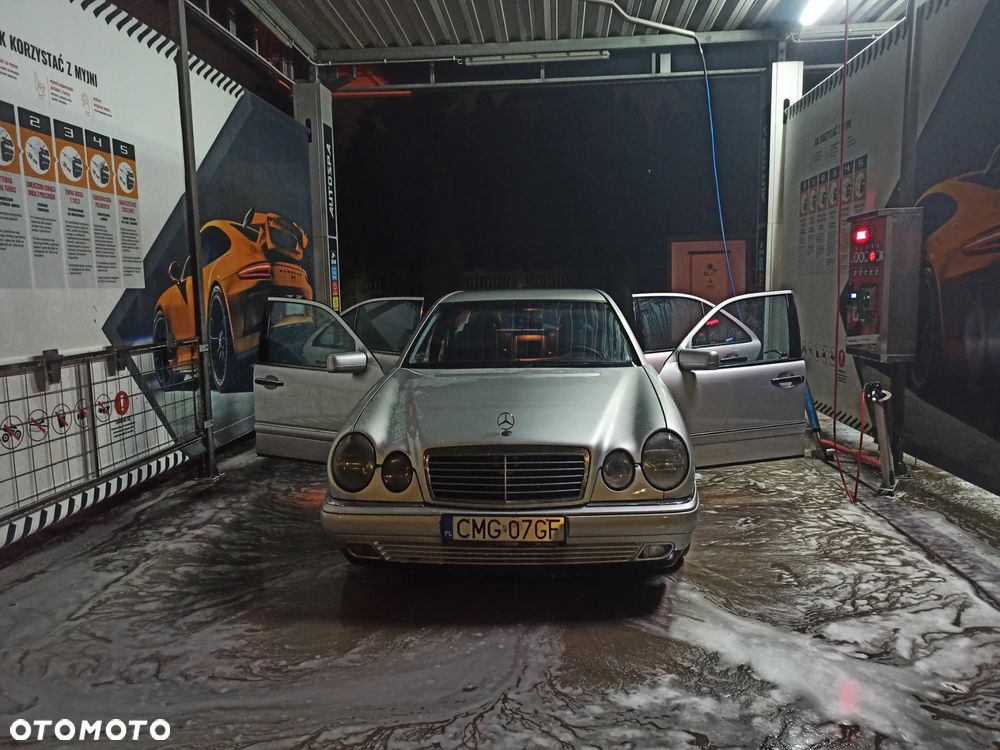 Mercedes-Benz Klasa E 220 CDI Avantgarde - 28