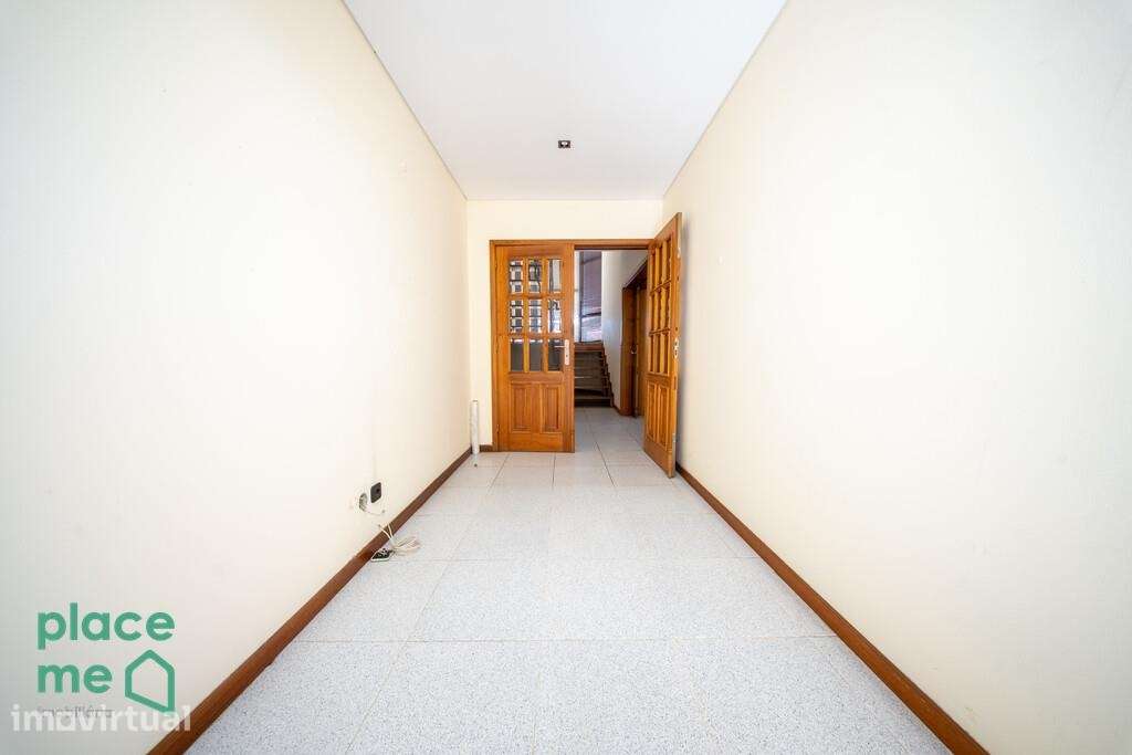 Moradia Individual com mais de 900m2 em Palmeira, Braga - Grande imagem: 5/60