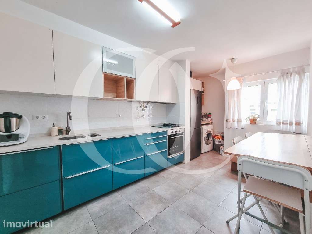 Apartamento T3, para arrendar, em Santo António dos Cavaleiros - Grande imagem: 2/18