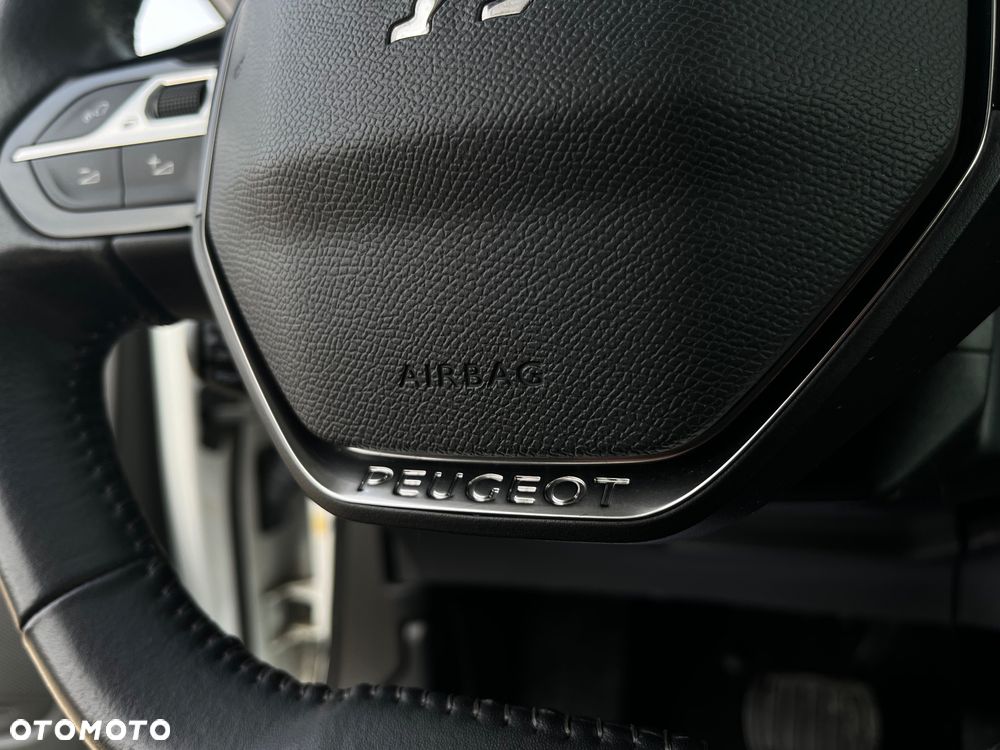 Peugeot 2008 PureTech 130 EAT8 Allure Pack - 12