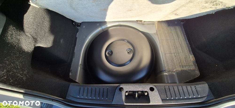 Ford Fiesta 1.4 Trend - 12
