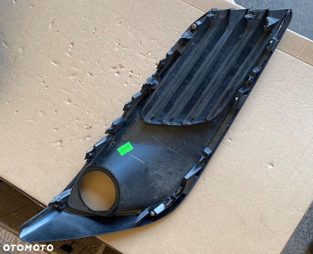 TOYOTA AURIS 2 II E180 E18 ORYGINALNA !  PRAWA KRATKA ZAŚLEPKA RAMKA OSŁONA OBUDOWA HALOGENU NA HALOGEN kratka zderzaka przedniego w zderzak przedni prawy przód 81481-02580 81481-02600 52030-02210 - 5