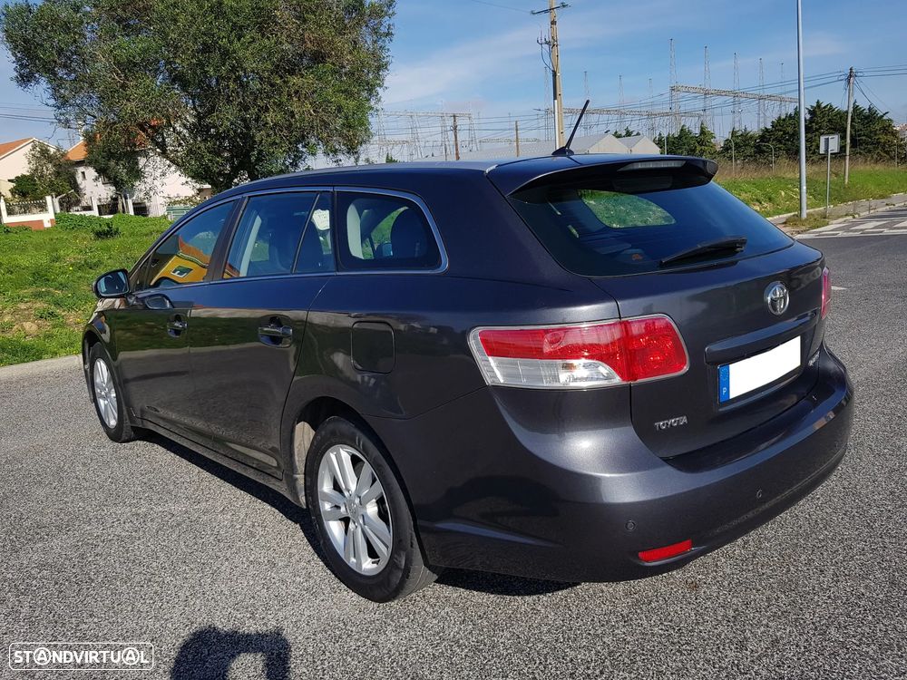 Toyota Avensis SW 2.0 D-4D Exclusive - 10