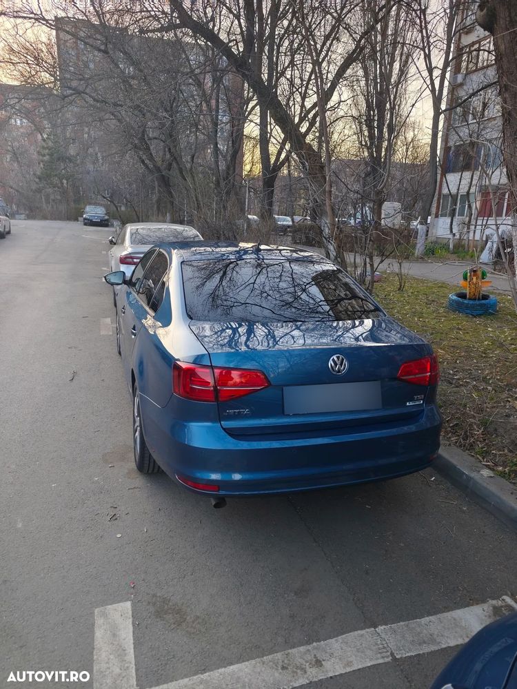 Volkswagen Jetta 1.2 TSI BlueMotion Technology - 11