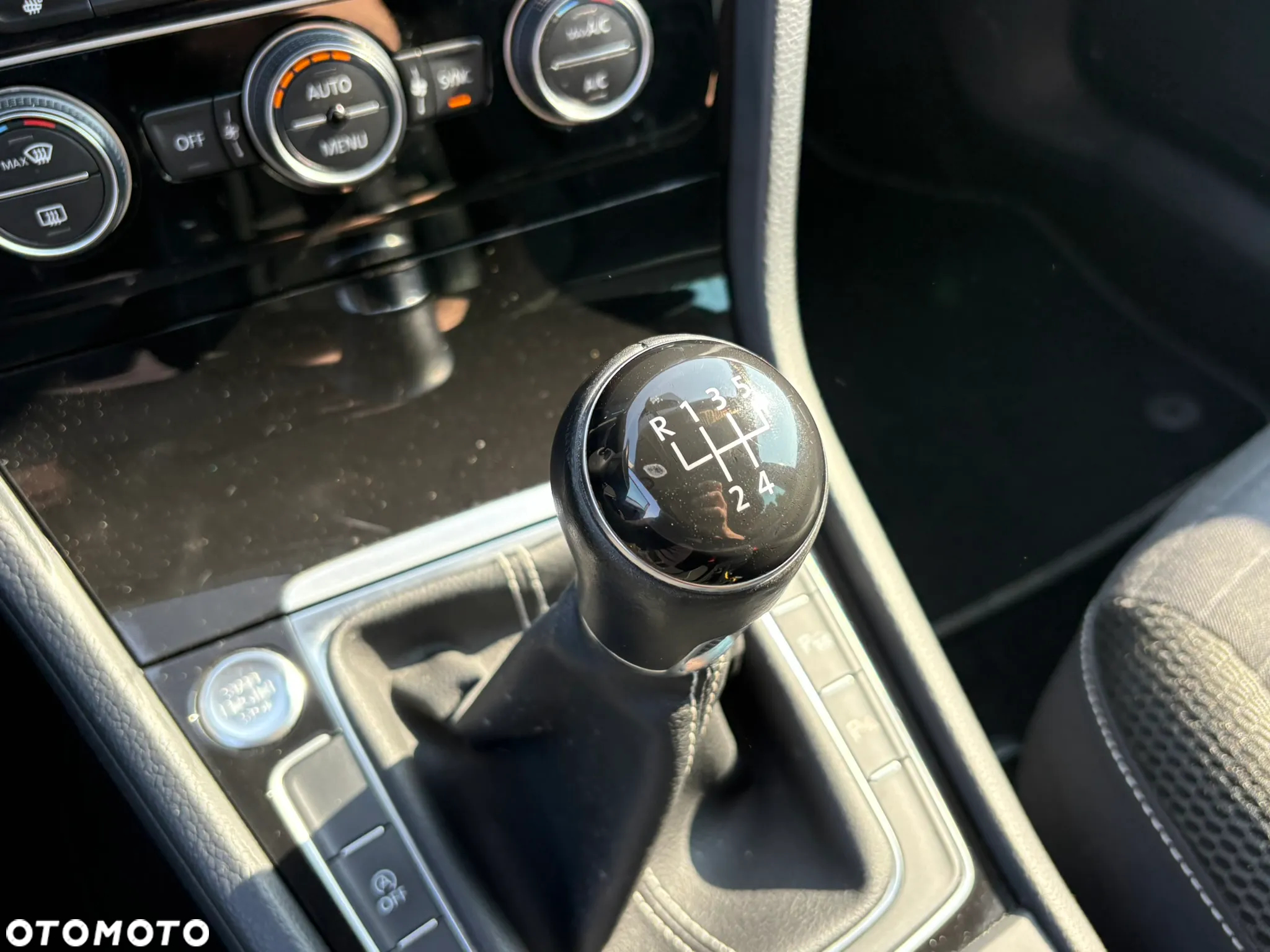 Volkswagen Golf Variant 1.6 TDI BlueMotion Technology Cup - 26