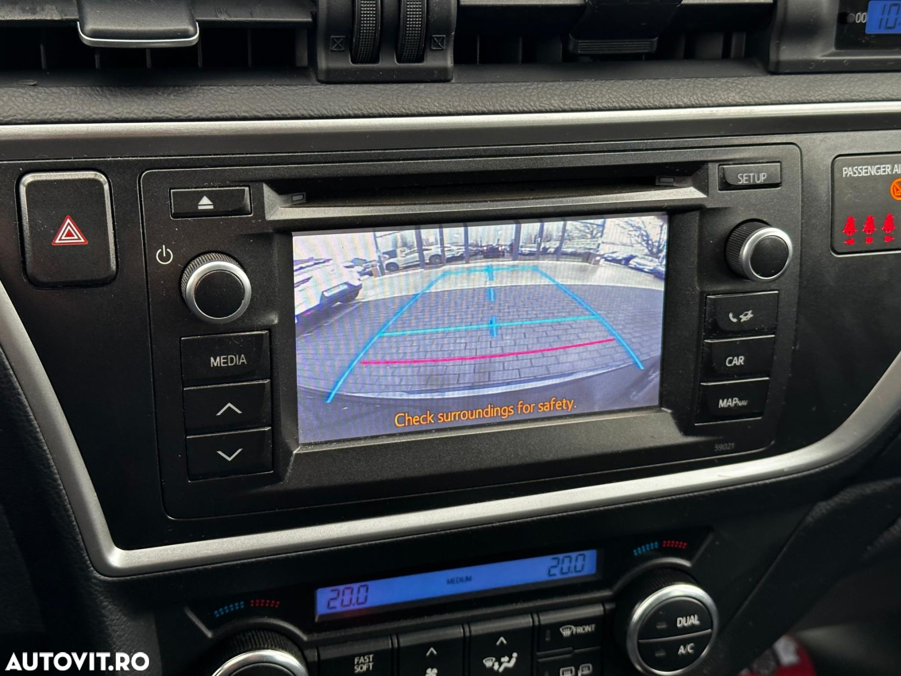 Toyota Auris - 14