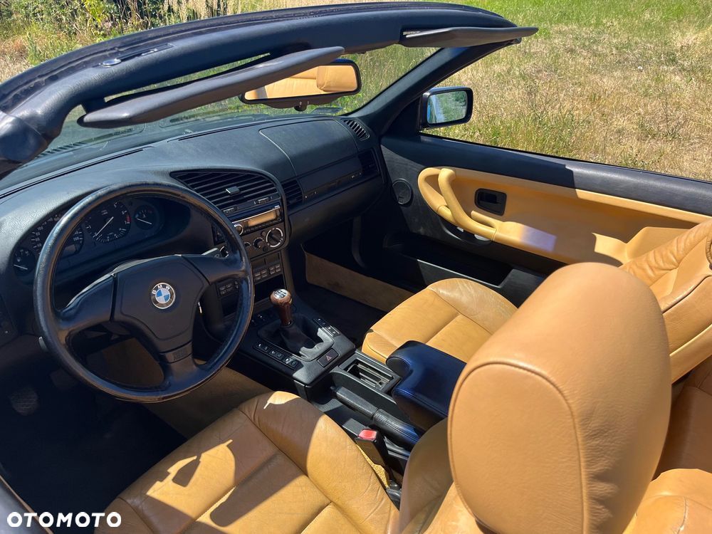 BMW Seria 3 320i Cabriolet - 9