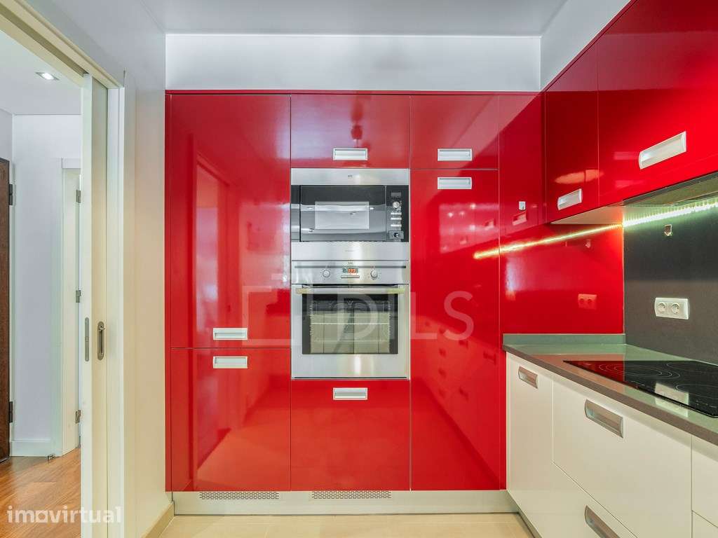 Apartamento T1 na Estefânia, mobilado, com garagem e varanda - Grande imagem: 5/20