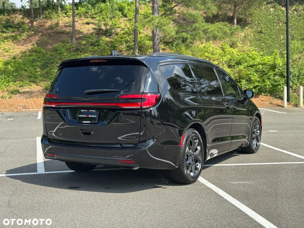 Chrysler Pacifica - 13