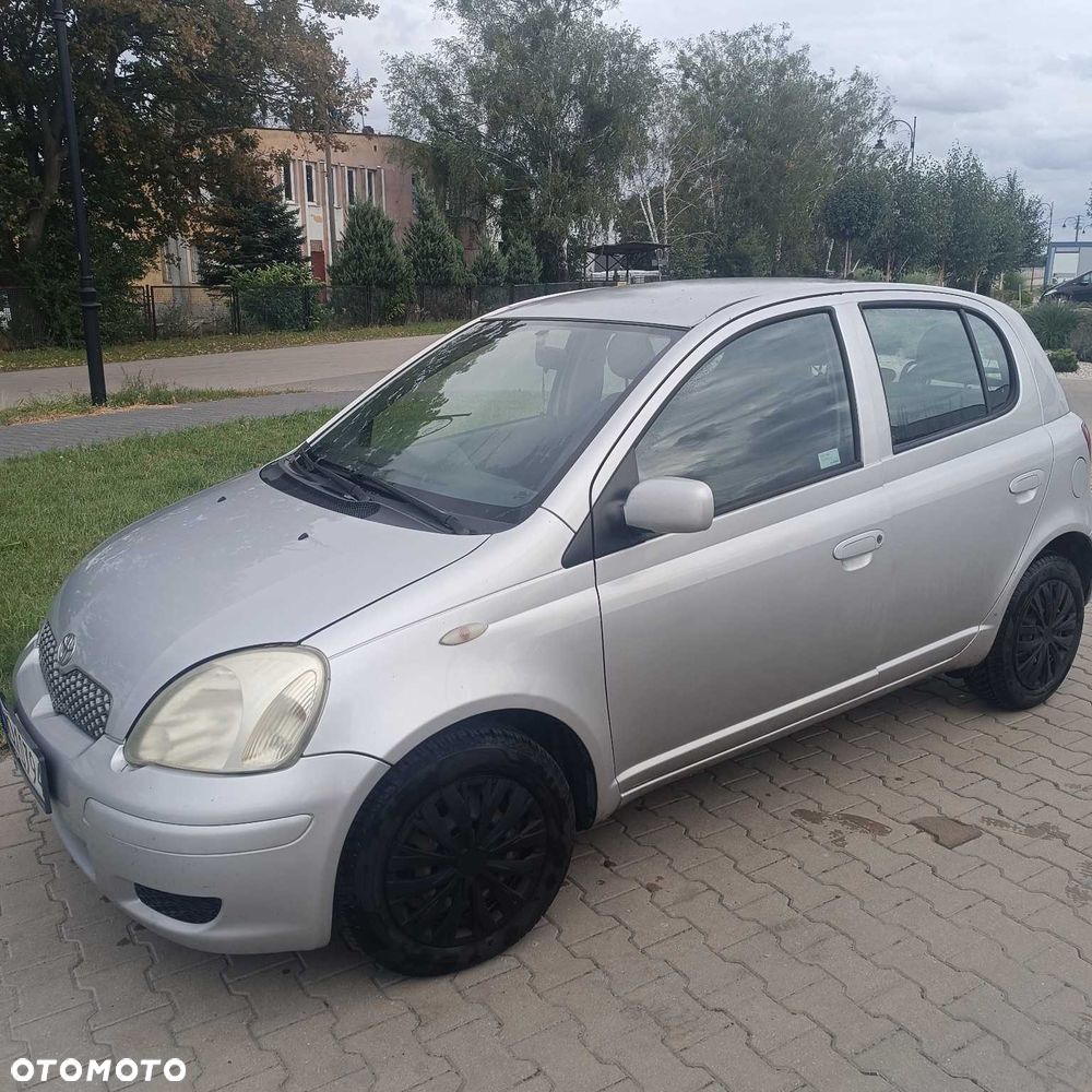Toyota Yaris - 1