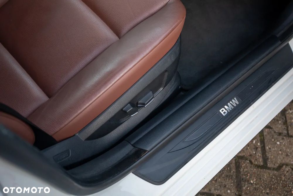 BMW Seria 5 520d Sport-Aut - 28