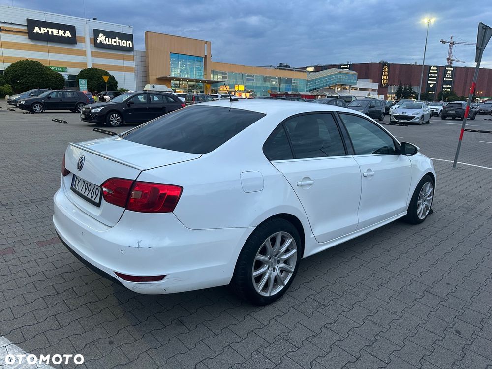 Volkswagen Jetta 2.0 TDI Comfortline - 6