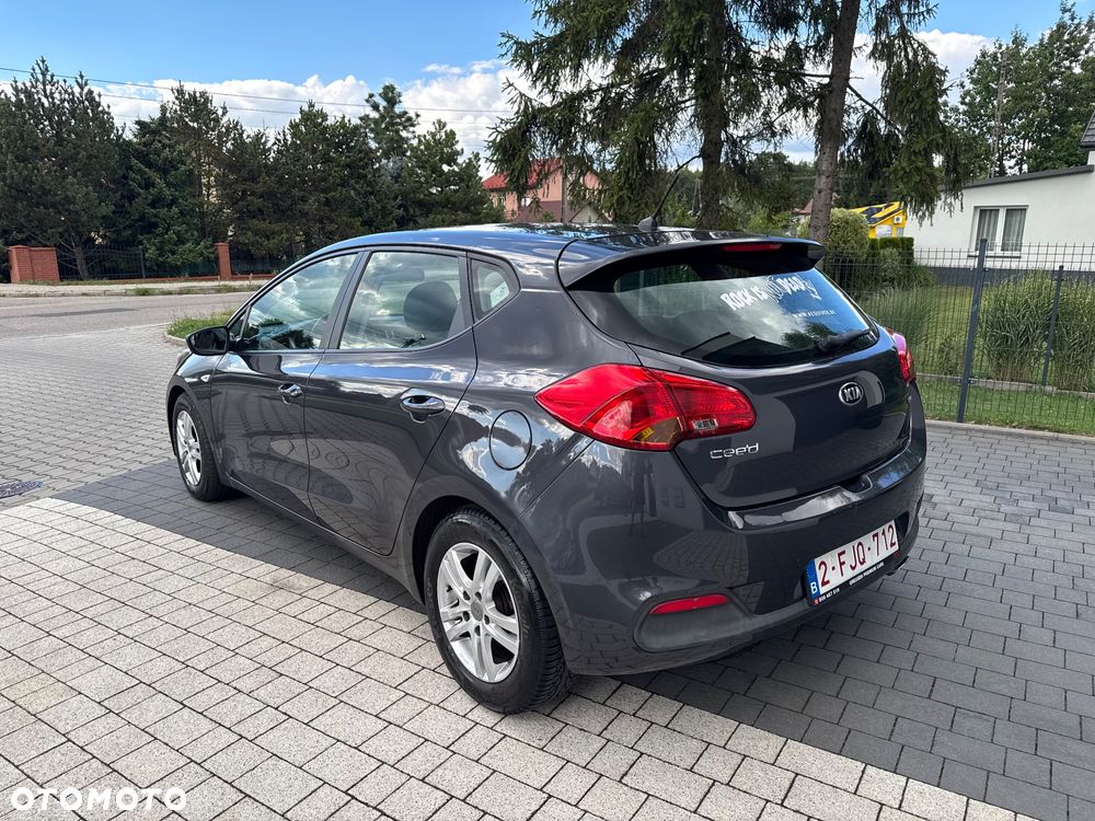 Kia Ceed - 12